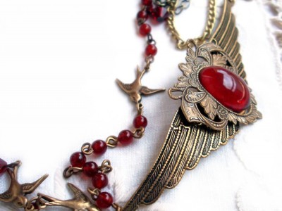 Birds_and_Berries_Necklace_by_Aranwen.jpg