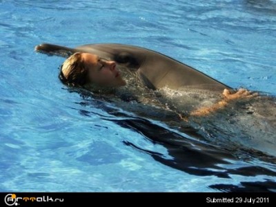 22.Hannah-Fraser_Hugging-the-Dolphin.jpg